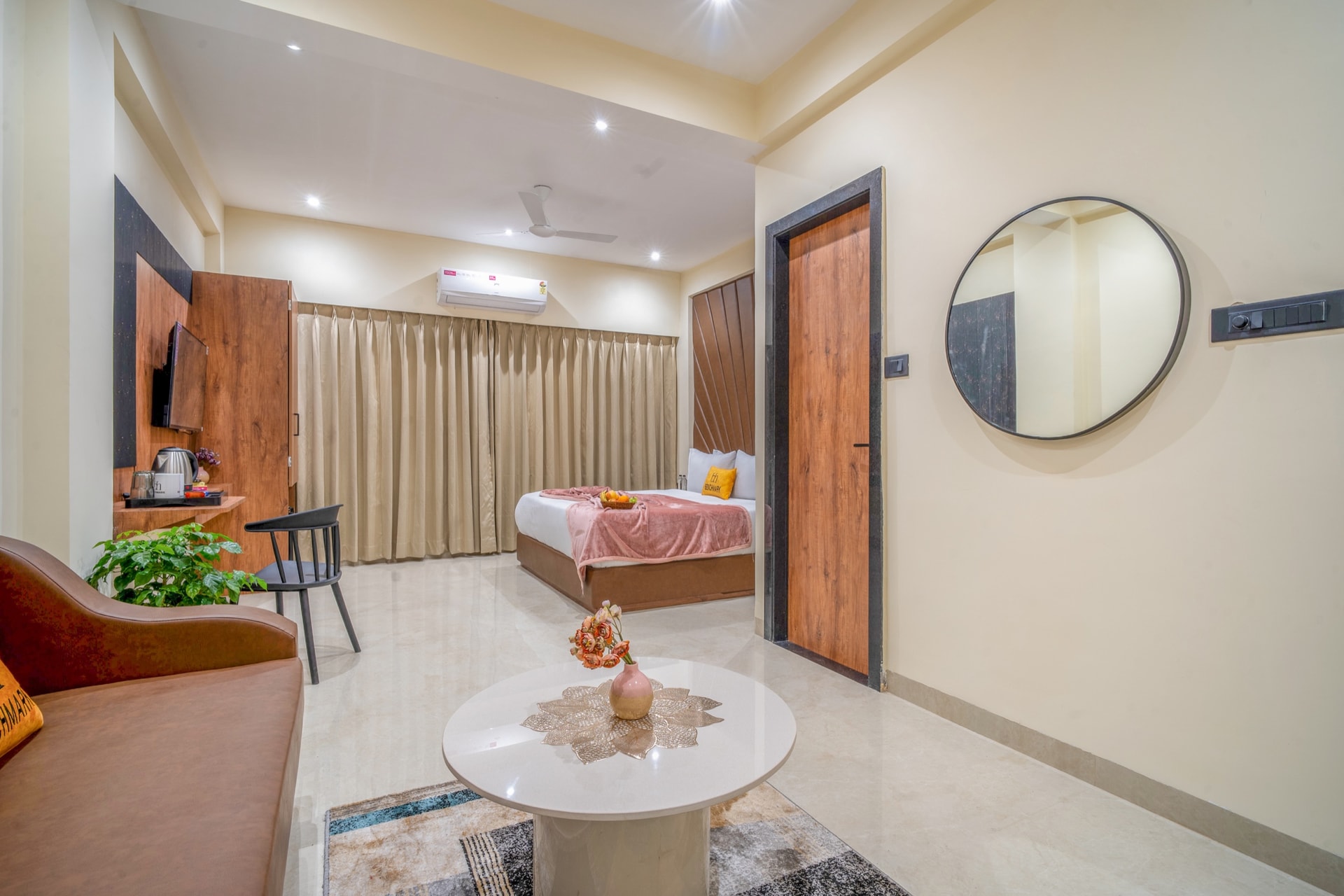 Benchmark Residence - Image 5