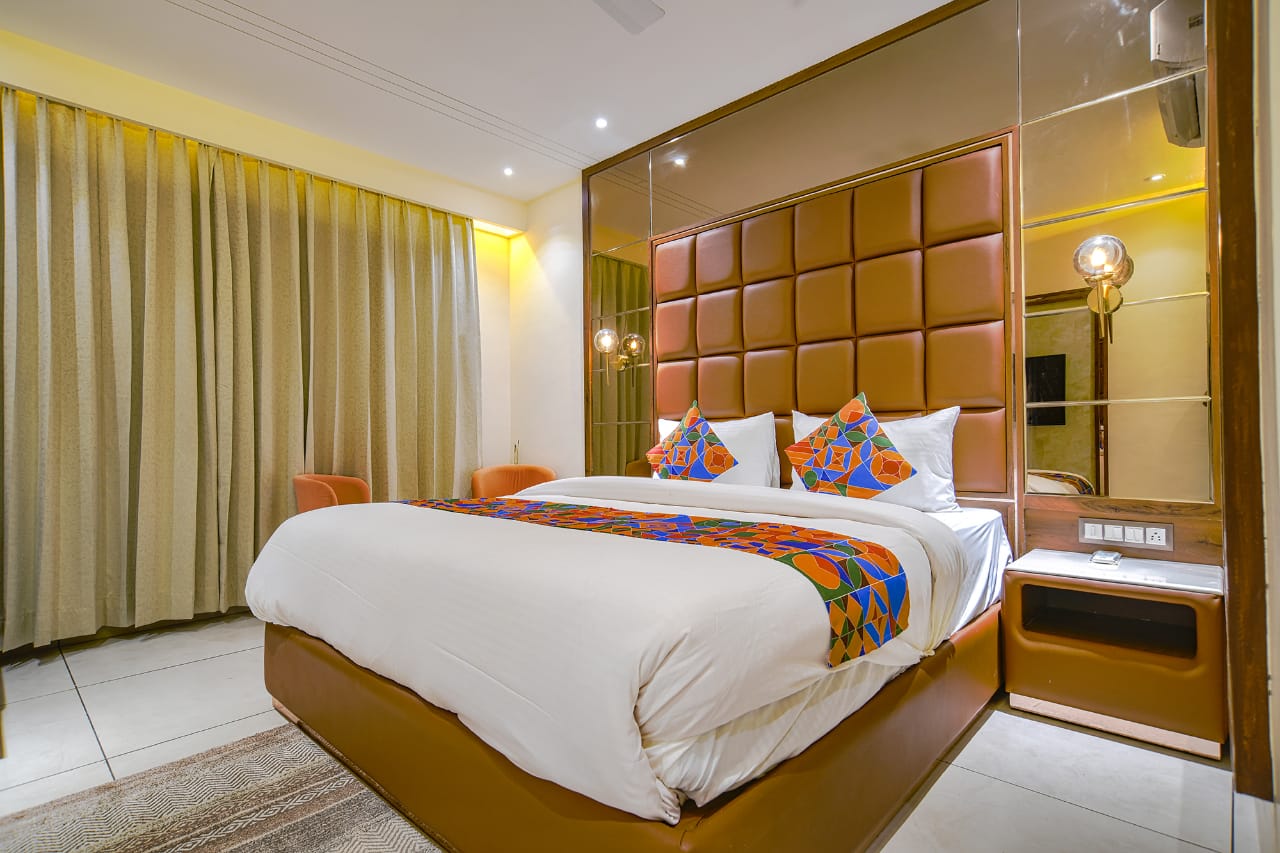 Suite Room with Bathtub — photo 4